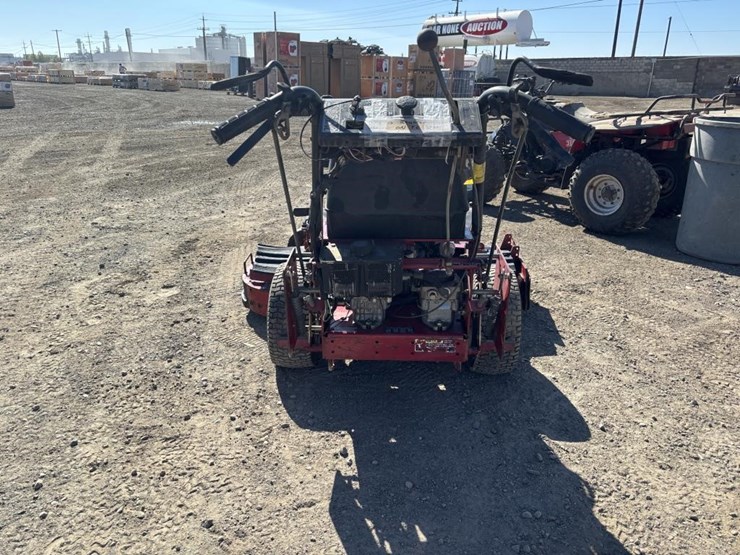 2007-toro-commerial-zero-turn-mower-image-6
