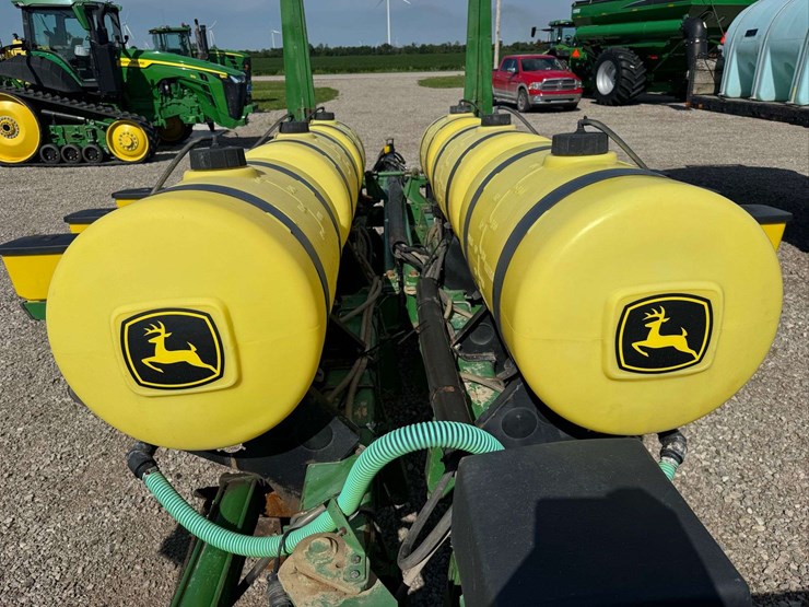 john-deere-7200-image-44