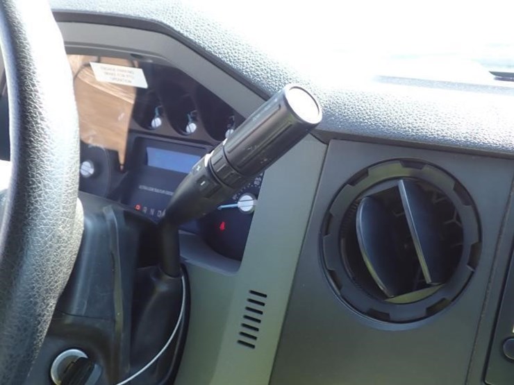 2011-ford-f550-image-34
