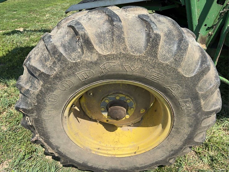 john-deere-7720-titan-ii-image-12
