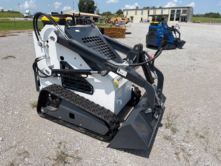 #14-•-new-zjg-zj-380-mini-skid-steer-image-1