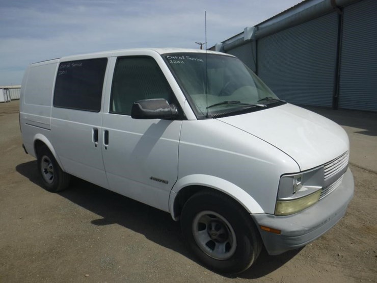 2002-gmc-safari-image-2