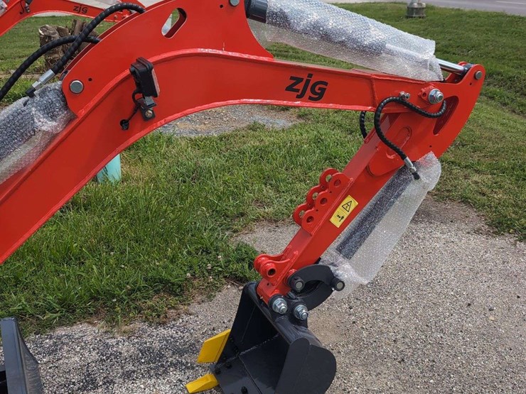 zjg-mini-excavator-zj-12-(red)-image-2
