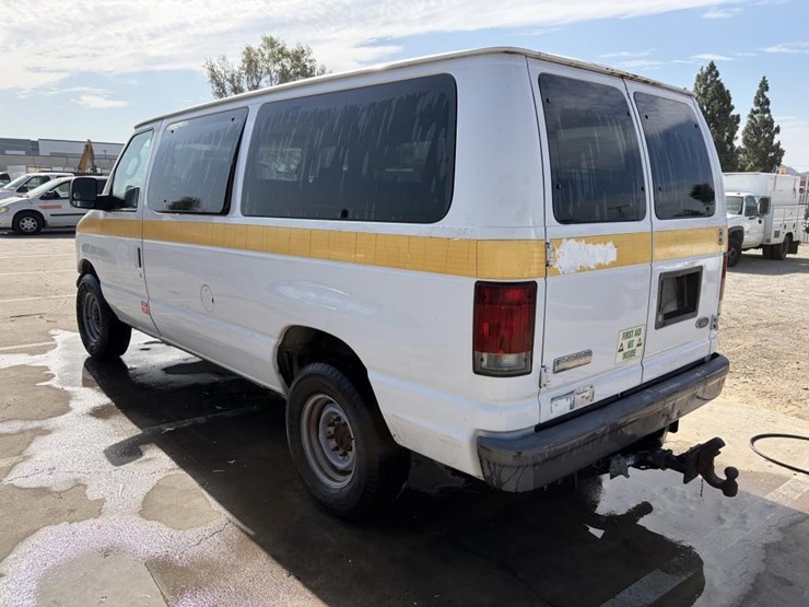 2006-ford-e350-image-5