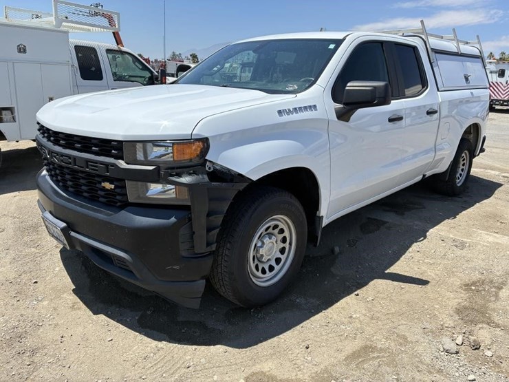 2019-chevrolet-silverado-1500-image-1