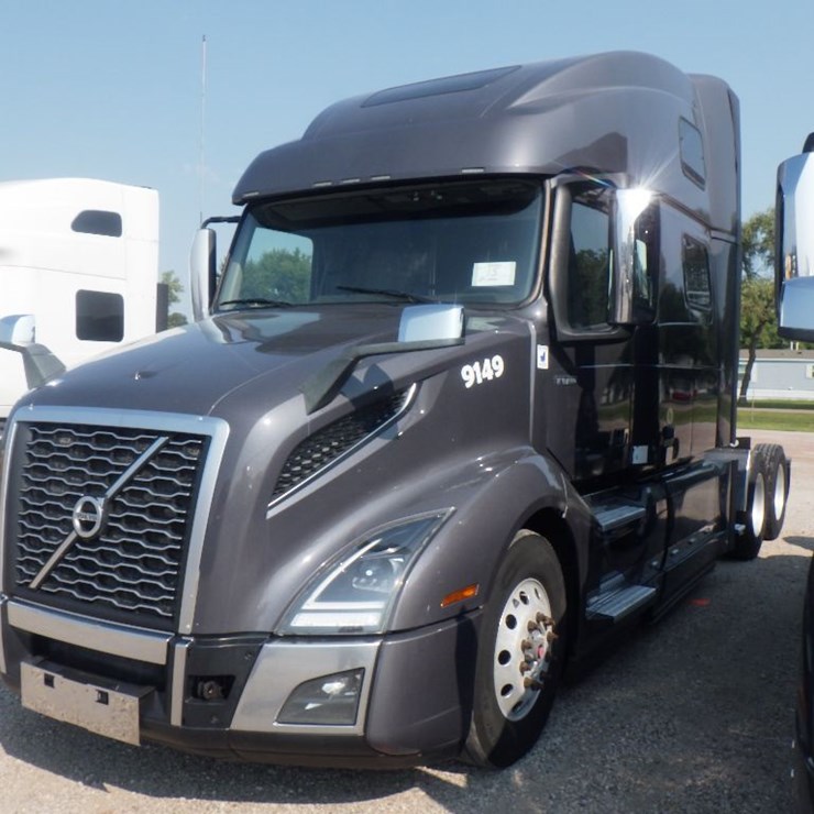 2024 VOLVO VNL860