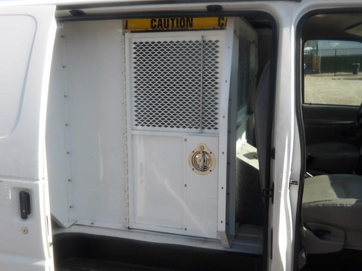 2000-ford-e350-image-12
