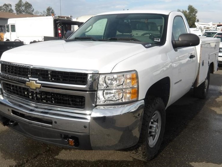 2010-chevrolet-silverado-2500-image-1
