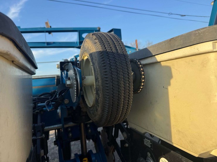 kinze-3800-image-9