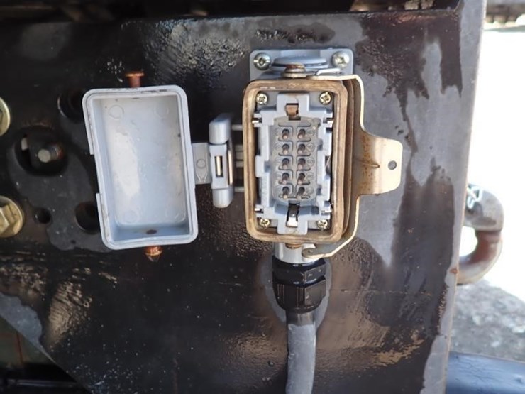2011-ford-f550-image-21