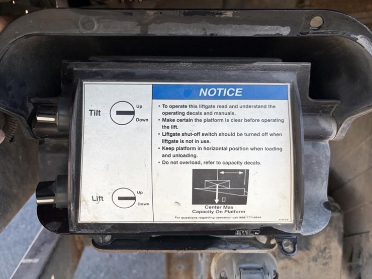 2011-ford-f550-image-15