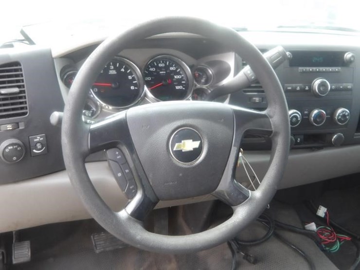 2012-chevrolet-silverado-2500-image-16