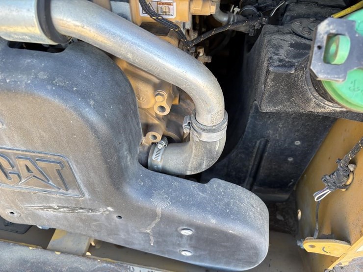 2016-caterpillar-259d-image-42