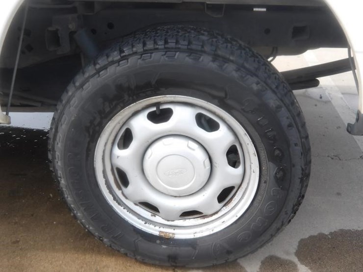 2014-ford-f150-xl-image-5