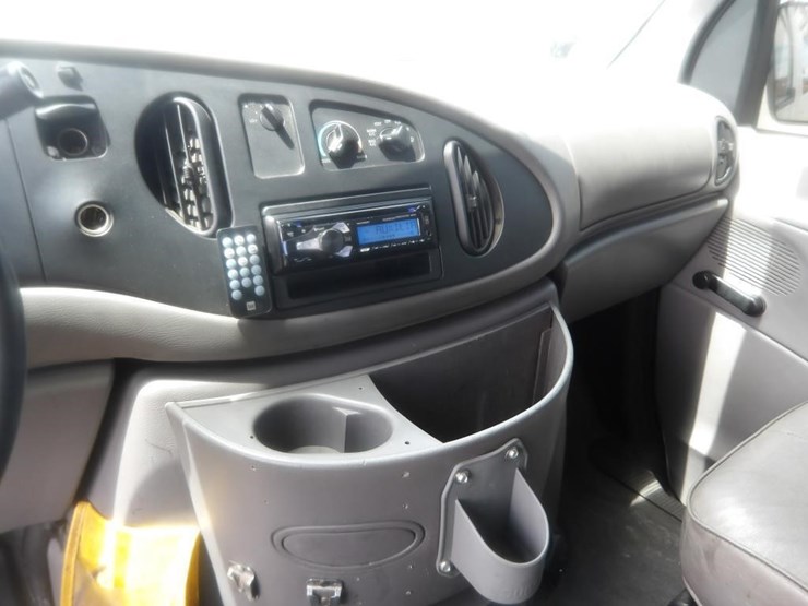 1998-ford-econoline-350-image-20