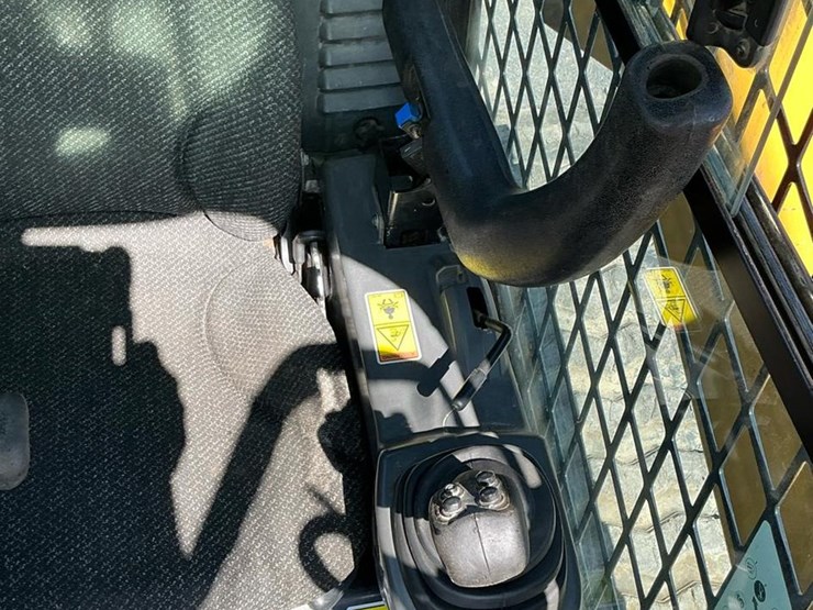 2019-caterpillar-289d-image-22