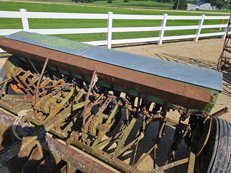 john-deere-8-image-16