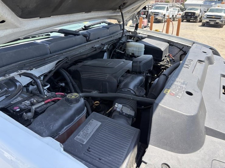 2013-chevrolet-silverado-2500-image-10