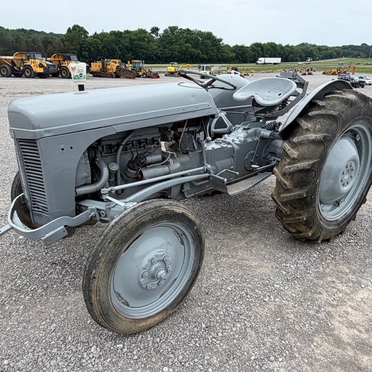 #4 • 1939 HENRY FERGUSON T020 FARM TRACTOR