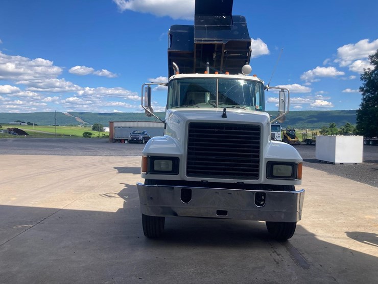 2009-mack-ch613-image-2