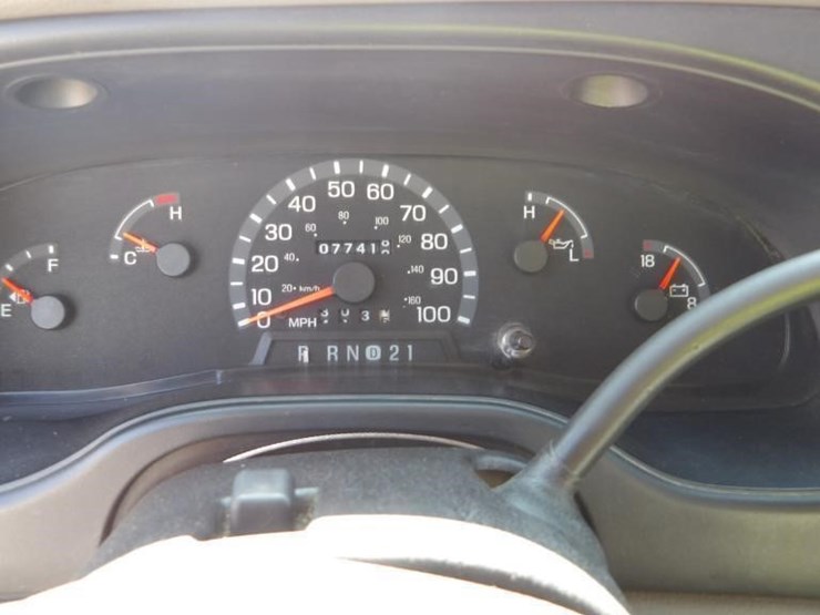 2002-ford-e350-image-16