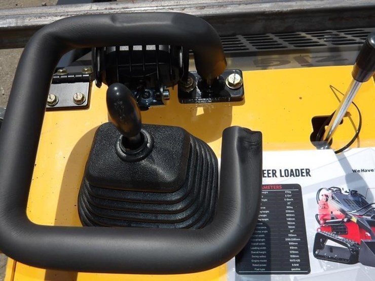 2026-zjz-380-skid-steer-track-loader-image-15
