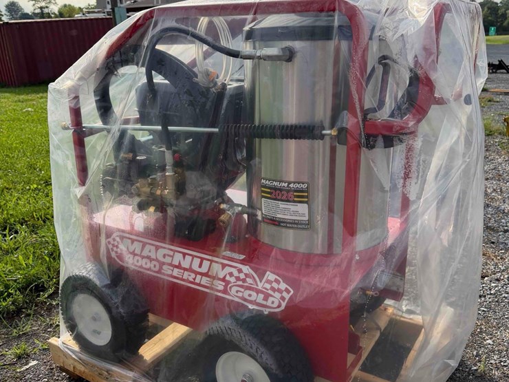 2026-unused-magnum-4000-series-hot-water-pressure-washer-image-2