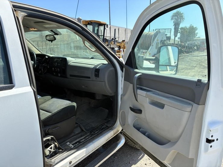 2012-gmc-sierra-2500hd-image-14
