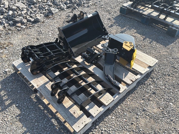 #32-•-lot-of-misc-mini-excavator-attachments-image-1