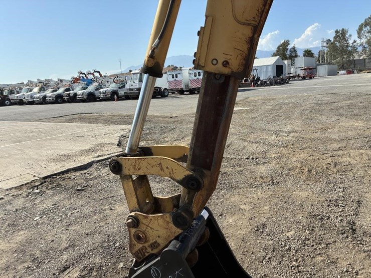 2000-caterpillar-436c-image-15