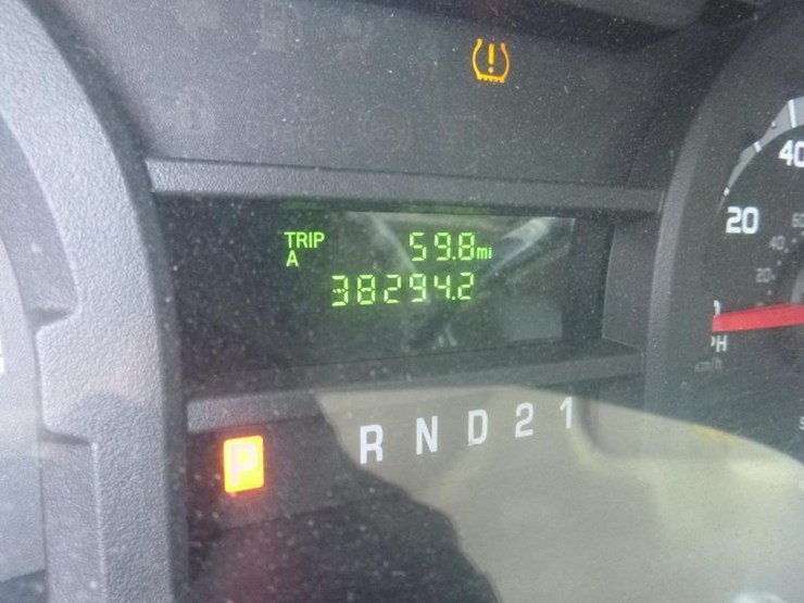 2012-ford-cargo-image-13