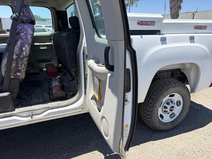 2012-gmc-sierra-2500hd-image-13