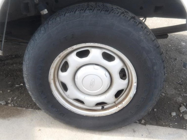 2011-ford-f150-xl-image-5