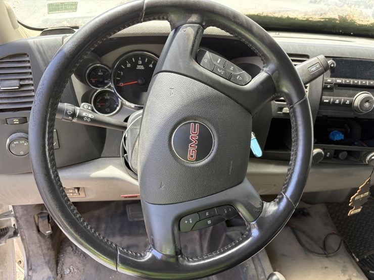 2012-gmc-sierra-2500-image-15