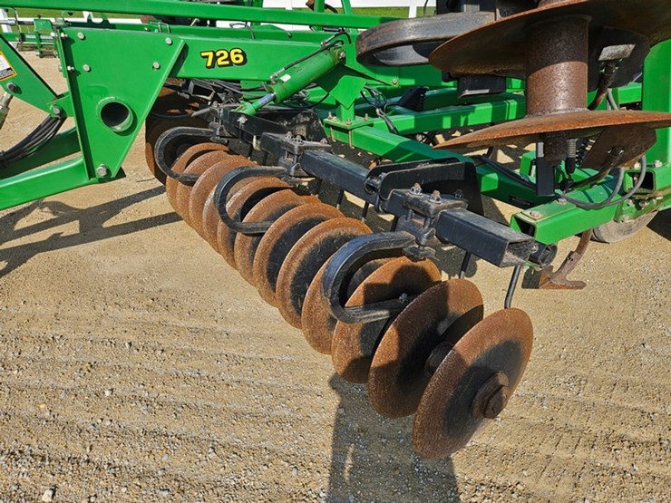 john-deere-726-image-17