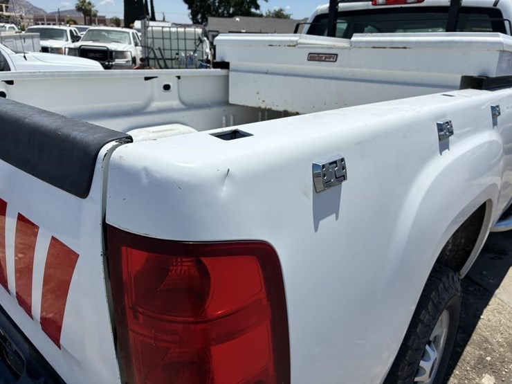 2012-gmc-sierra-2500hd-image-5