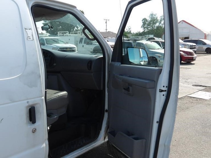 2002-ford-e350-image-11