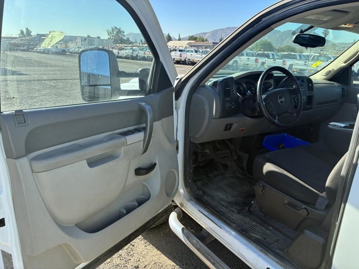 2012-gmc-sierra-2500hd-image-22