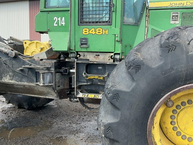 2012-deere-848h-image-34