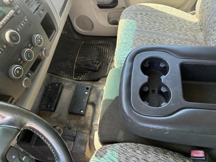 2012-gmc-sierra-2500hd-image-28