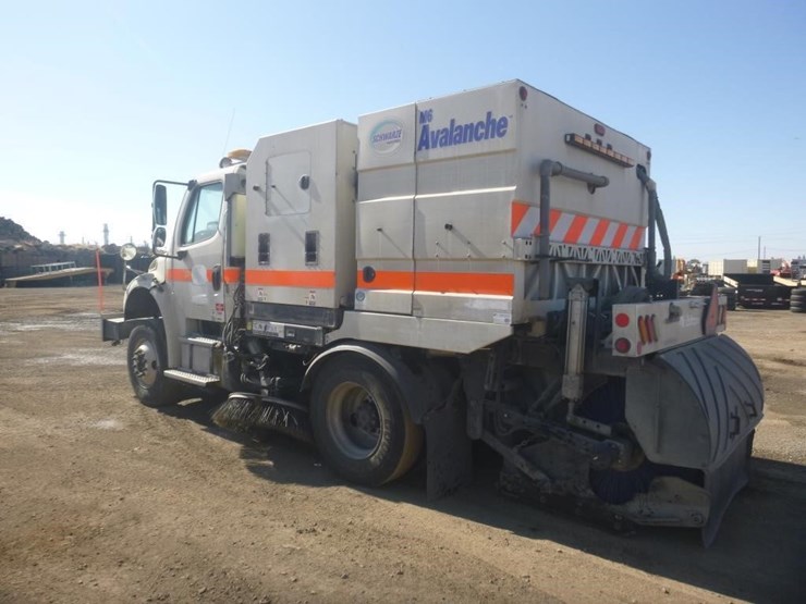 2017-freightliner-m2-street-sweeper-image-4