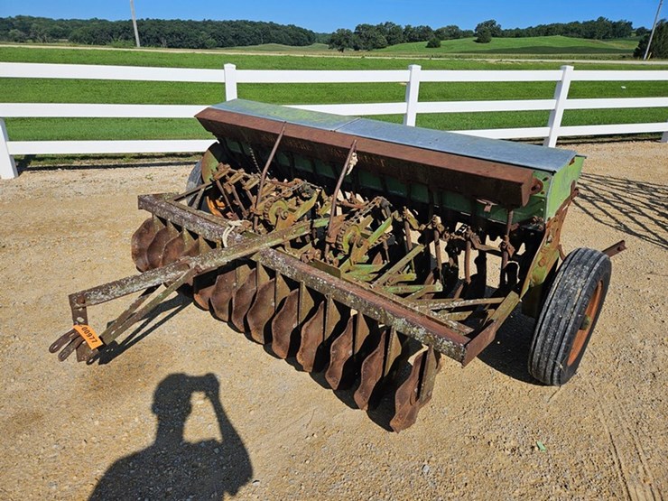 john-deere-8-image-1