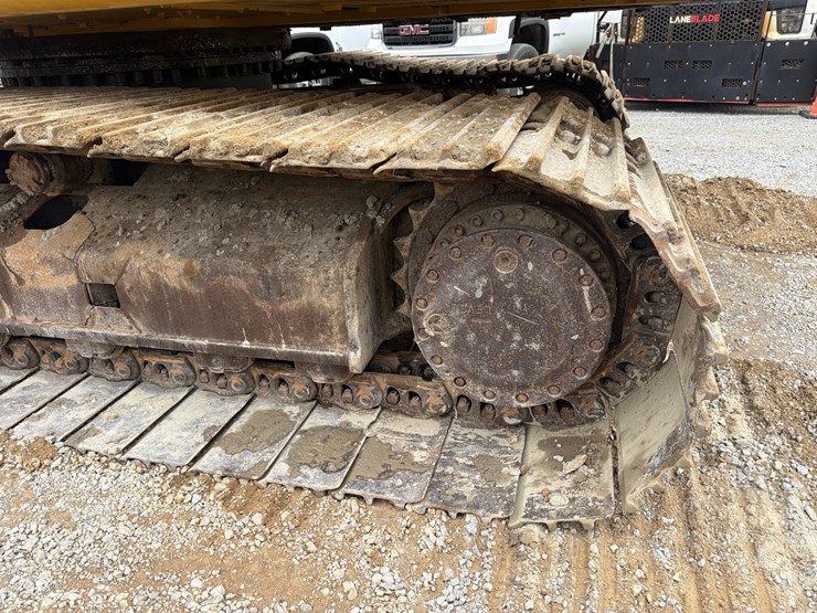 2017-caterpillar-323fl-image-6