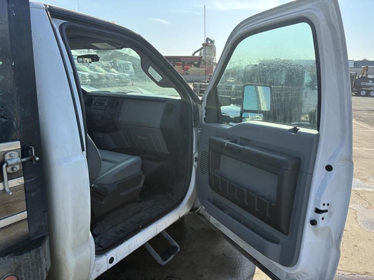 2016-ford-f350-image-12