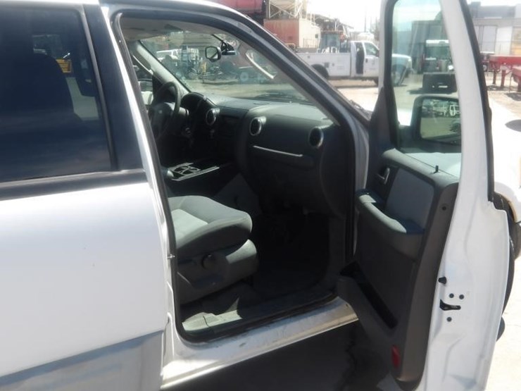 2003-ford-expedition-xlt-image-11