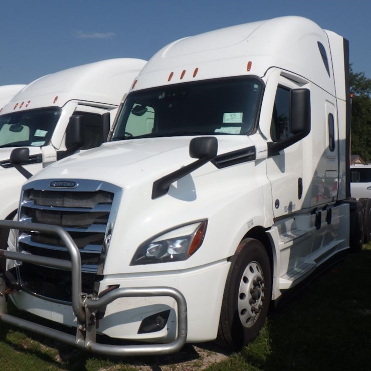 2023 FREIGHTLINER CASCADIA 126