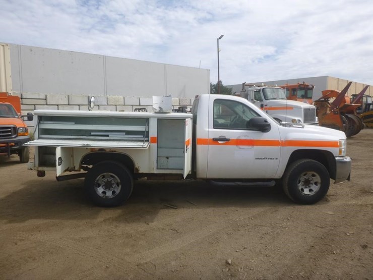2009-chevrolet-3500-image-7
