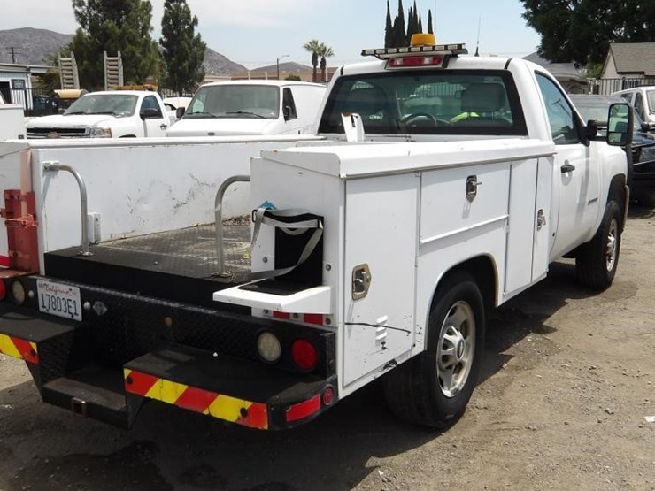 2011-chevrolet-silverado-2500-image-4