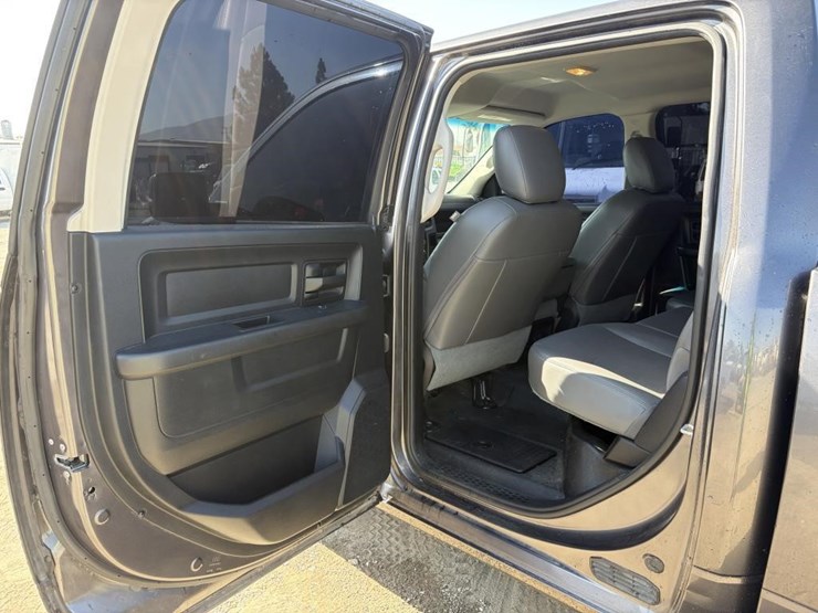 2016-dodge-ram-1500-image-12