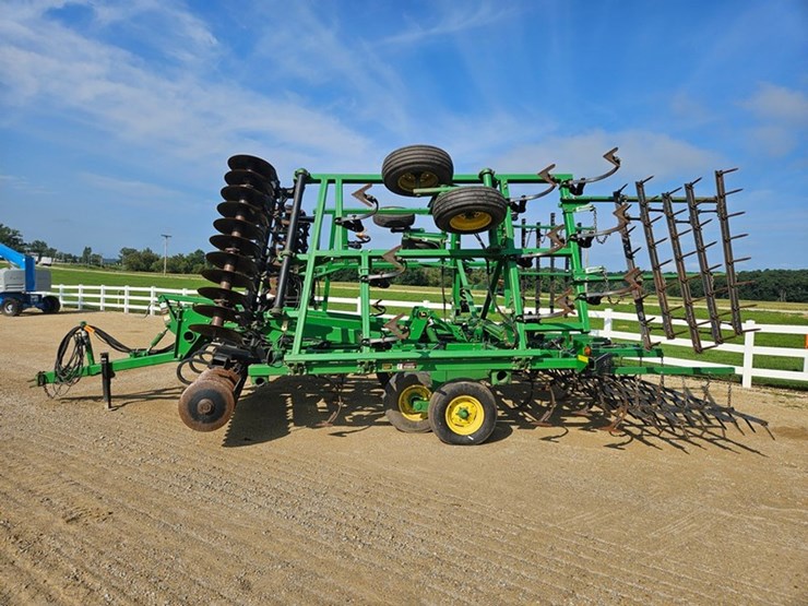 john-deere-726-image-2